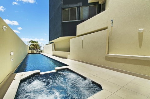 Malibu Apartments - Accommodation QLD 17