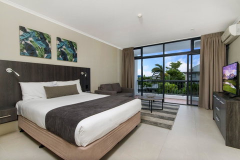 Sunshine Tower Hotel - Accommodation QLD 1