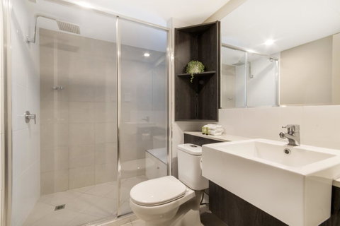 Sunshine Tower Hotel - Accommodation QLD 7