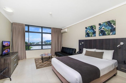 Sunshine Tower Hotel - Accommodation QLD 5