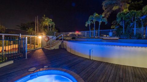Sunshine Tower Hotel - Accommodation QLD 12