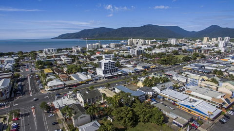Sunshine Tower Hotel - Accommodation QLD 2