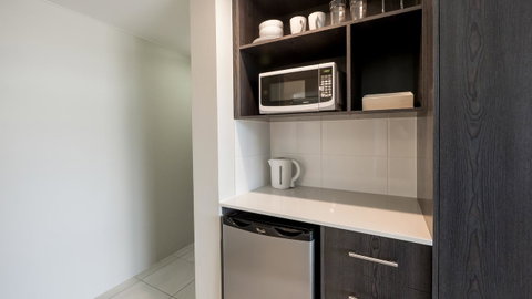 Sunshine Tower Hotel - Accommodation QLD 8