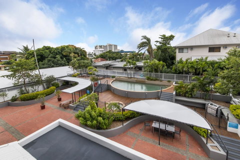 Sunshine Tower Hotel - Accommodation QLD 17