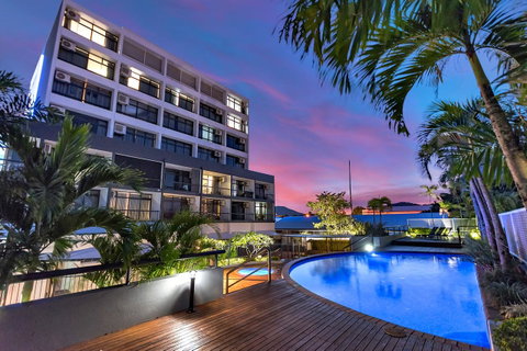 Sunshine Tower Hotel - Accommodation QLD 0