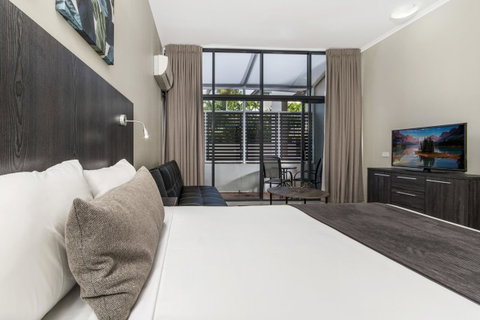 Sunshine Tower Hotel - Accommodation QLD 18