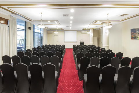 Hotel Diana - Accommodation QLD 13