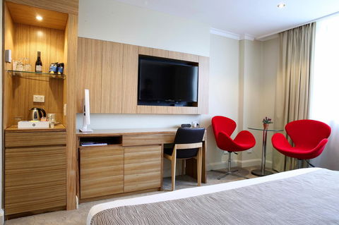 Hotel Diana - Accommodation QLD 40