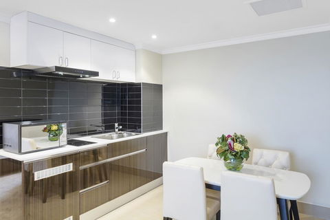 Hotel Diana - Accommodation QLD 41