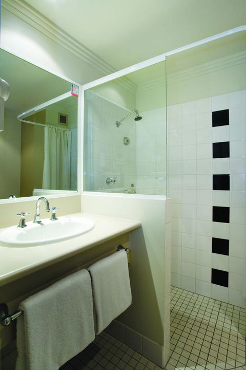 Mercure Brisbane Garden City - Accommodation QLD 32