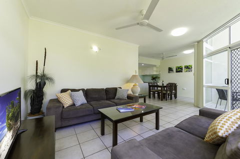 Tropical Nites Holiday Townhouses - Accommodation QLD 13