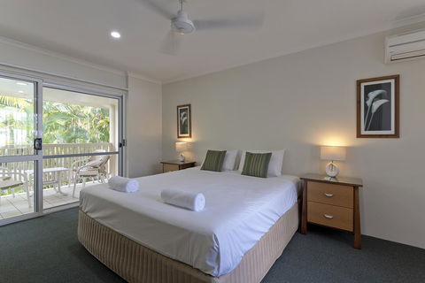 Tropical Nites Holiday Townhouses - Accommodation QLD 28