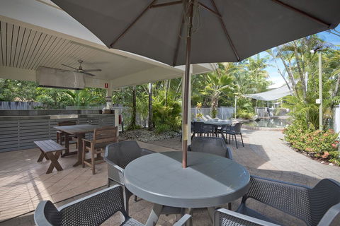 Tropical Nites Holiday Townhouses - Accommodation QLD 22