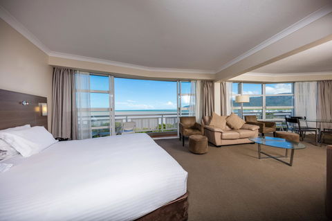DoubleTree By Hilton Cairns - Accommodation QLD 31