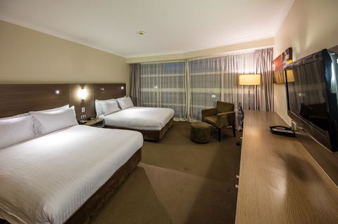 DoubleTree By Hilton Cairns - Accommodation QLD 14