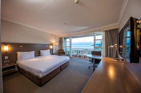 DoubleTree By Hilton Cairns - Accommodation QLD 15