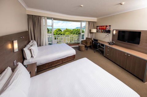 DoubleTree By Hilton Cairns - Accommodation QLD 23
