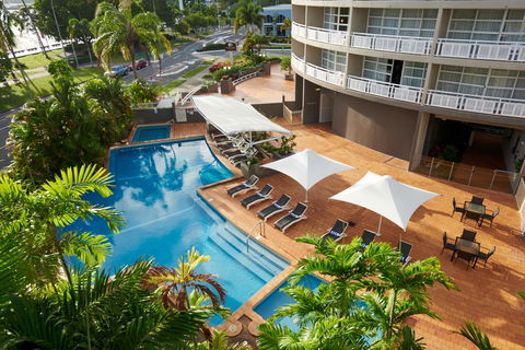 DoubleTree By Hilton Cairns - Accommodation QLD 2