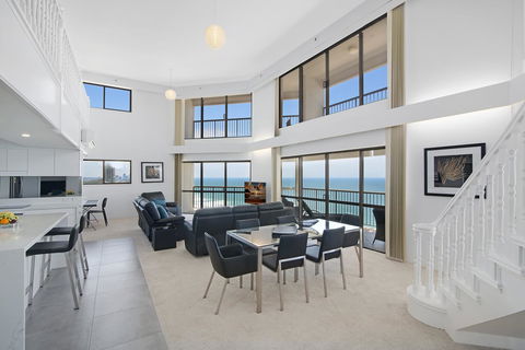 Burleigh Esplanade Apartments - Accommodation QLD 35