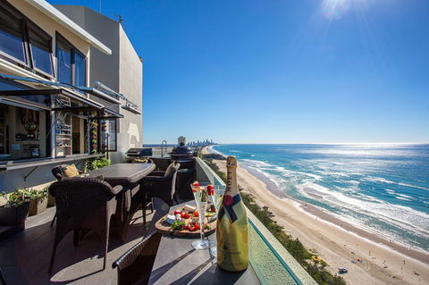 Burleigh Esplanade Apartments - Accommodation QLD 10