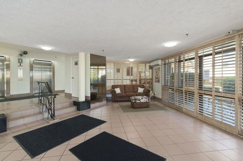 Burleigh Esplanade Apartments - Accommodation QLD 31