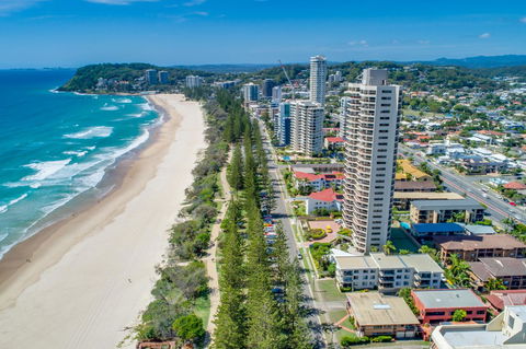 Burleigh Esplanade Apartments - Accommodation QLD 19