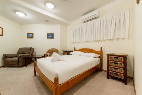 Paradise Penthouse At Waves - Airlie Beach - Accommodation QLD 14