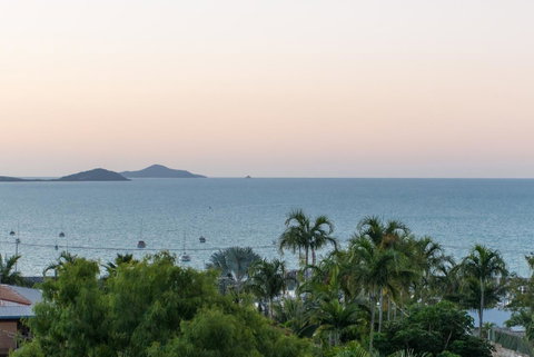 Paradise Penthouse At Waves - Airlie Beach - Accommodation QLD 30