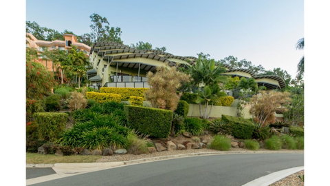 Paradise Penthouse At Waves - Airlie Beach - Accommodation QLD 29