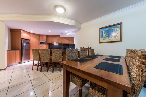 Paradise Penthouse At Waves - Airlie Beach - Accommodation QLD 5