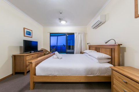 Paradise Penthouse At Waves - Airlie Beach - Accommodation QLD 15