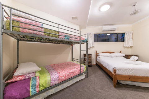 Paradise Penthouse At Waves - Airlie Beach - Accommodation QLD 17