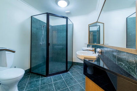 Paradise Penthouse At Waves - Airlie Beach - Accommodation QLD 20