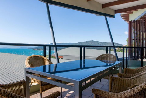 Paradise Penthouse At Waves - Airlie Beach - Accommodation QLD 25
