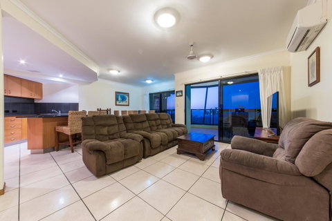 Paradise Penthouse At Waves - Airlie Beach - Accommodation QLD 9