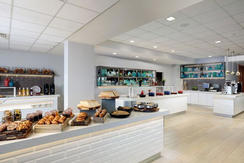 The Benson Hotel - Accommodation QLD 8