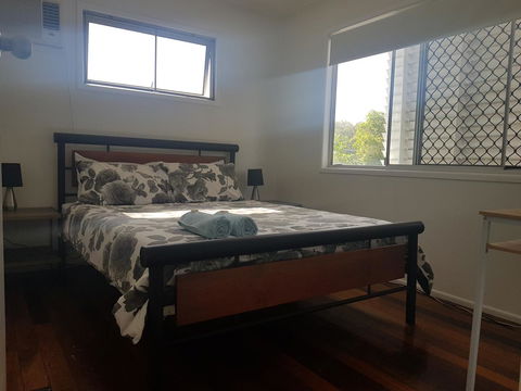 Highland House - Accommodation QLD 23