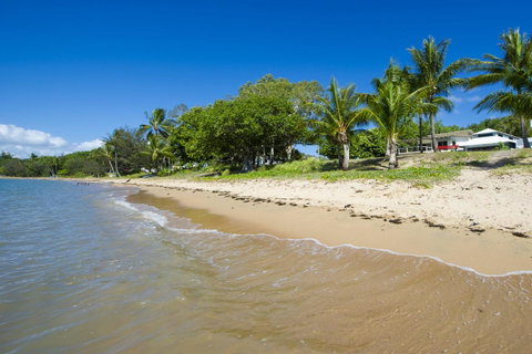 Beached On Magnetic - Accommodation QLD 2