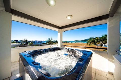 Portside Whitsunday Luxury Holiday Apartments - Accommodation QLD 3