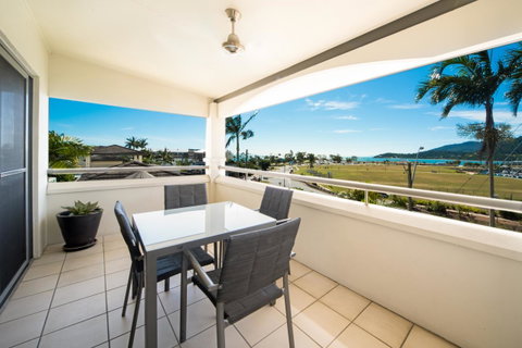 Portside Whitsunday Luxury Holiday Apartments - Accommodation QLD 4