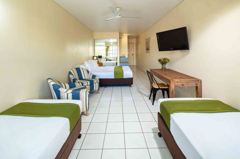 Hides Hotel - Accommodation QLD 14