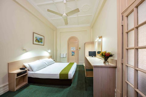 Hides Hotel - Accommodation QLD 15