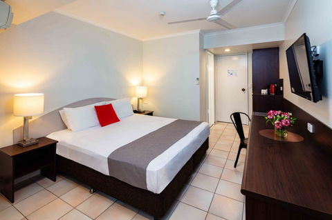Hides Hotel - Accommodation QLD 3