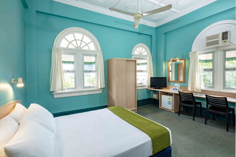 Hides Hotel - Accommodation QLD 20