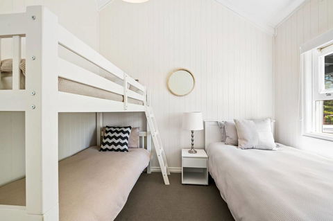 Hollow Tree Farm - Accommodation QLD 5