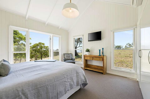 Hollow Tree Farm - Accommodation QLD 3