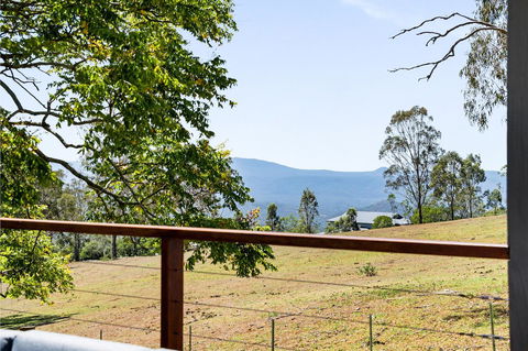 Hollow Tree Farm - Accommodation QLD 1