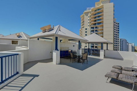 Raffles Mooloolaba - Accommodation QLD 5