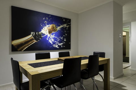 Moorings On Cavill Surfers Paradise - Accommodation QLD 3