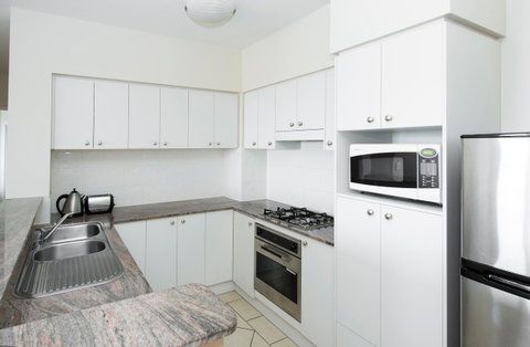 The Oasis Apartments - Accommodation QLD 11